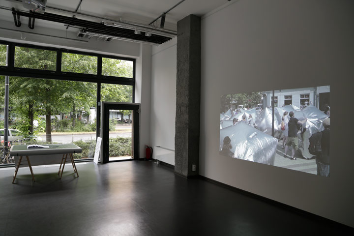 Video Projection of Schoolworkshops, Barricade Trainings from aerial perspective and Action on the 4th of June 2016.